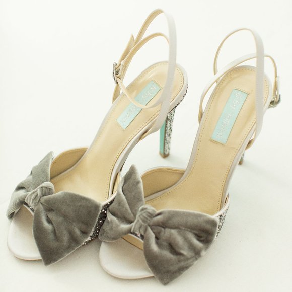 Jilly: Betsy Johnson Glitter & Bowed Heels, Silver Grey - Picture 1 of 14